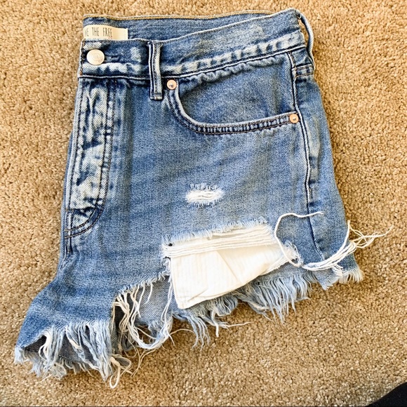 Like New Free People Frayed Denim Shorts - Picture 2 of 6
